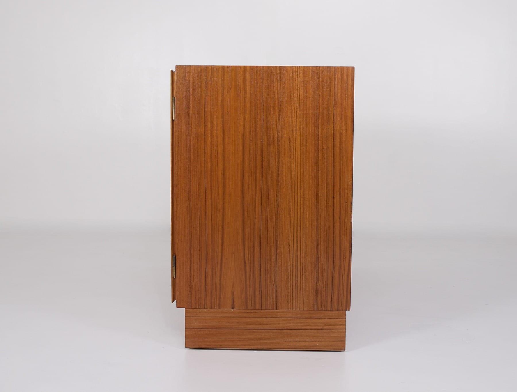 Buffet scandinave 2 portes Omann Jun – Image 3