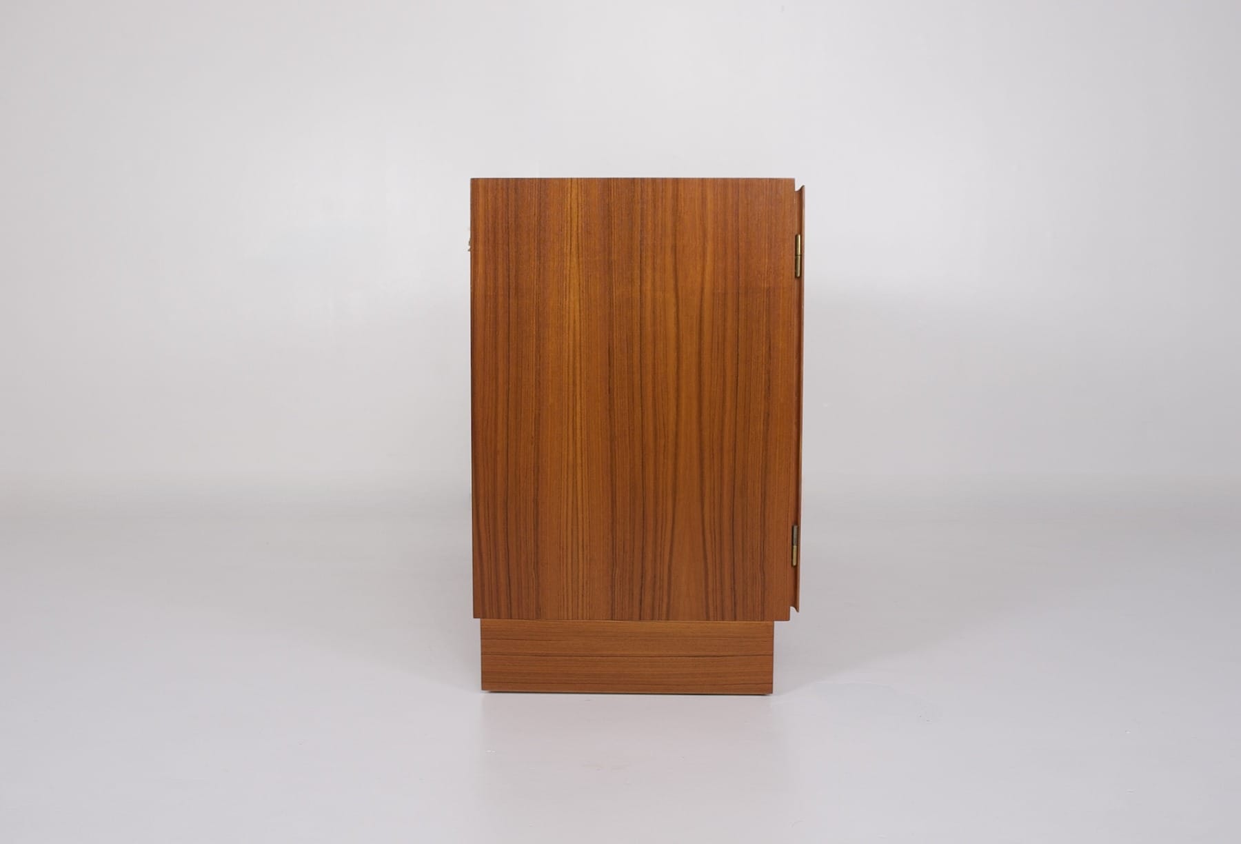 Buffet scandinave 2 portes Omann Jun – Image 5