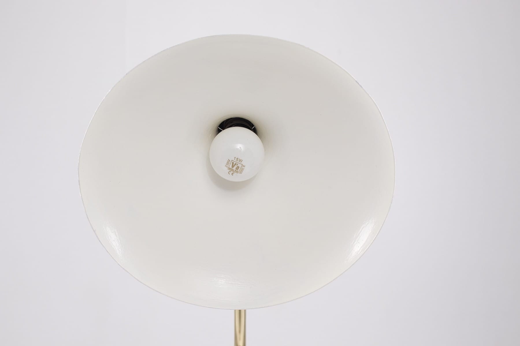 Innenansicht des Reflektors der Schreibtischlampe 60er Jahre