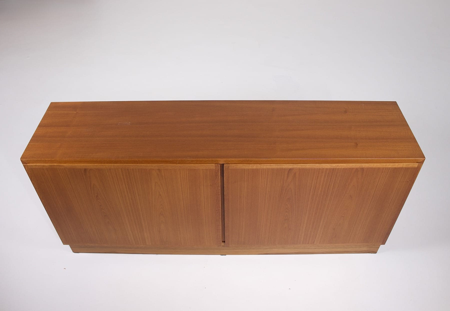 le dessus du petit buffet Omann Jun années 70