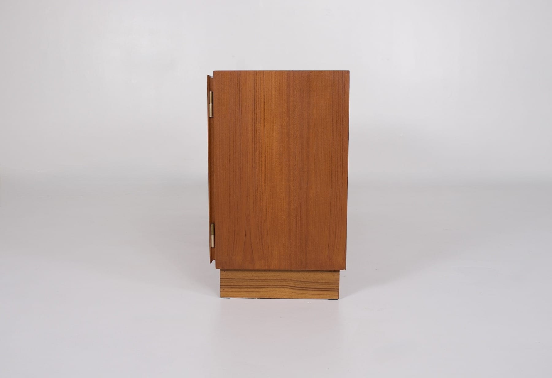 Profil du buffet scandinave montrant le faible encombrement