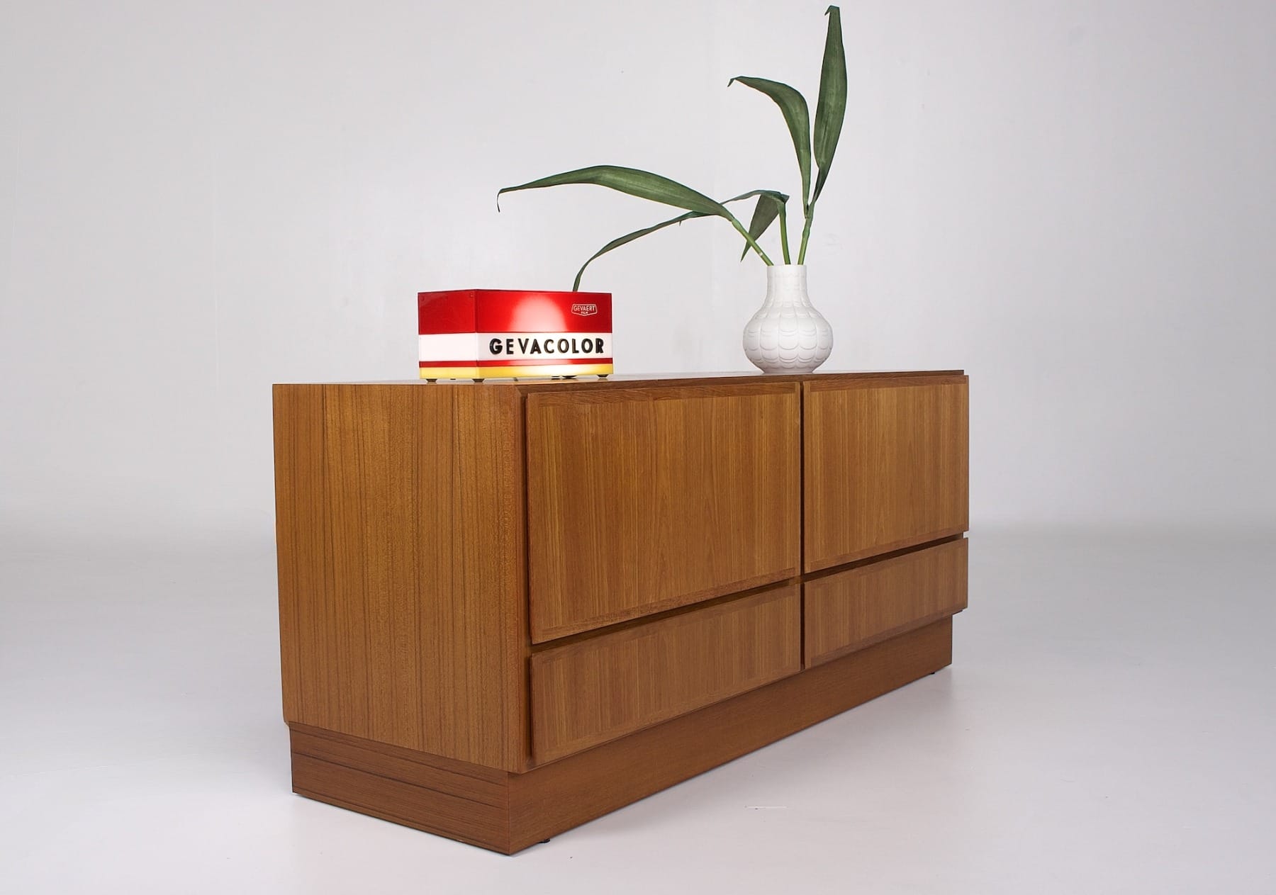 commode scandinave Omann Jun basse en teck des années 60 70