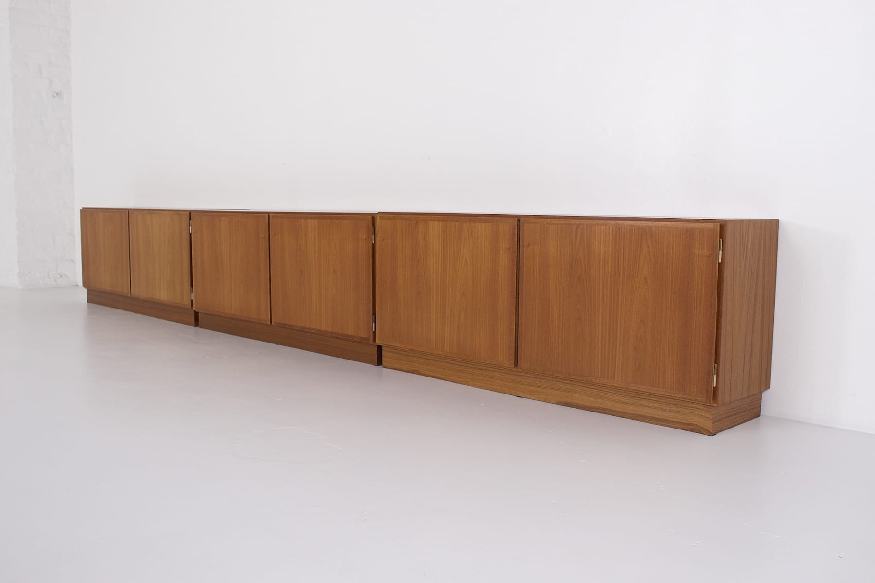 suite de trois meubles de salon vintage en teck scandinaves