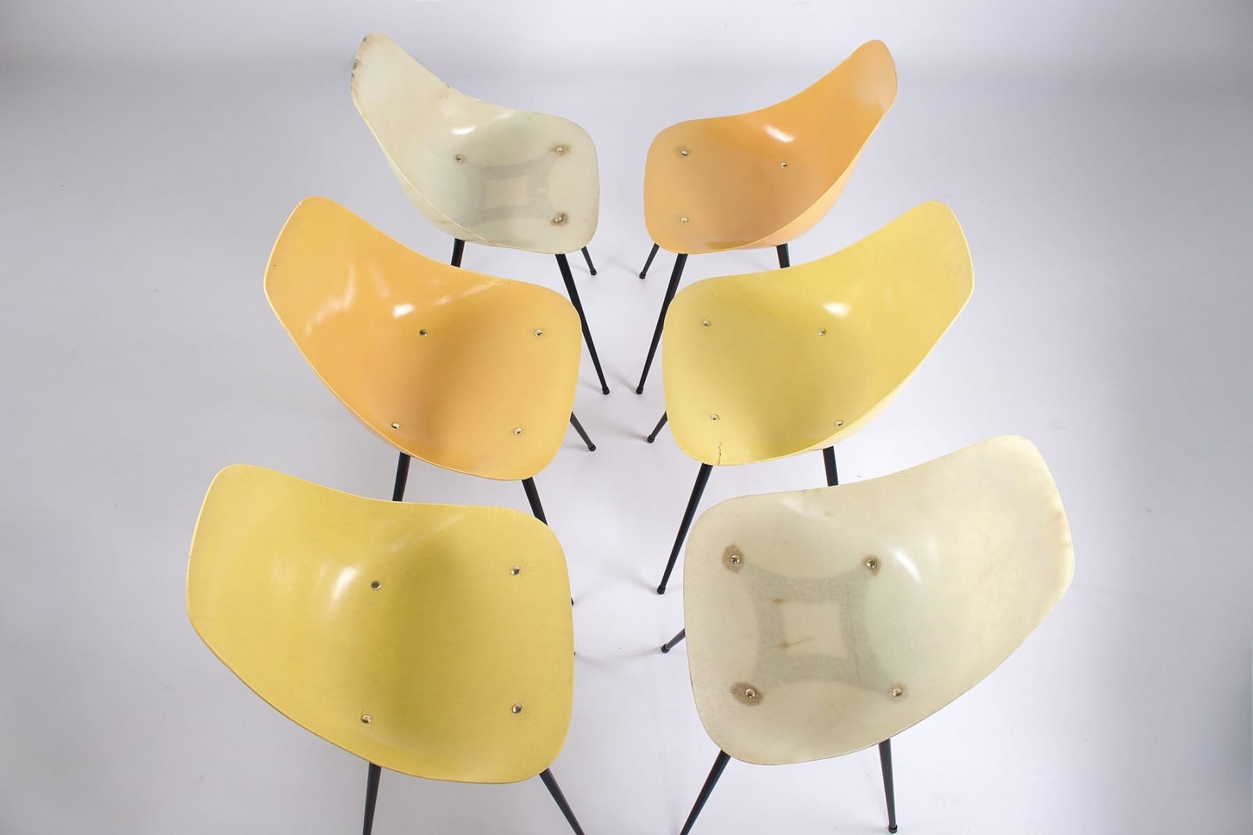 Les chaises Steiner des années 50 60 vues de dessus
