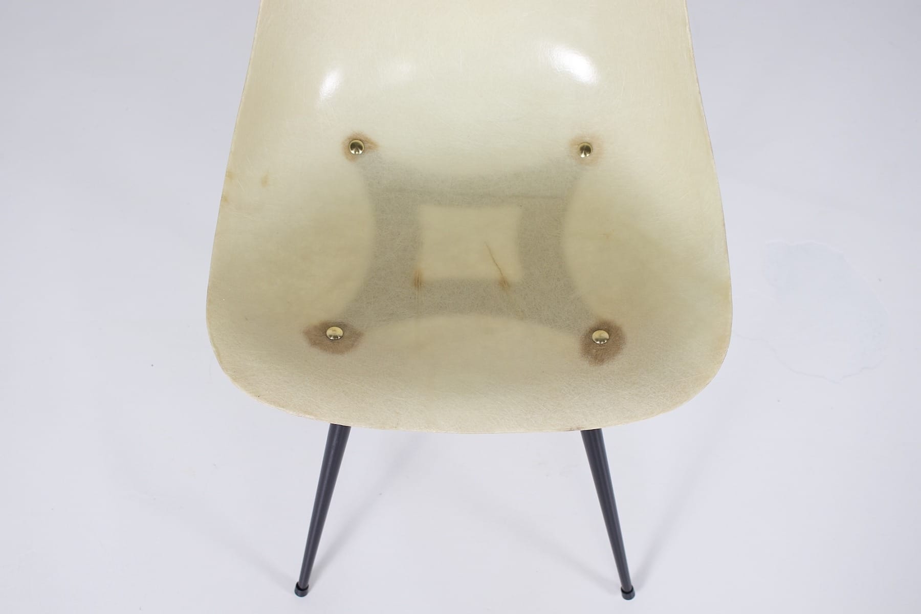 Assise d'une chaise de caillette blanche