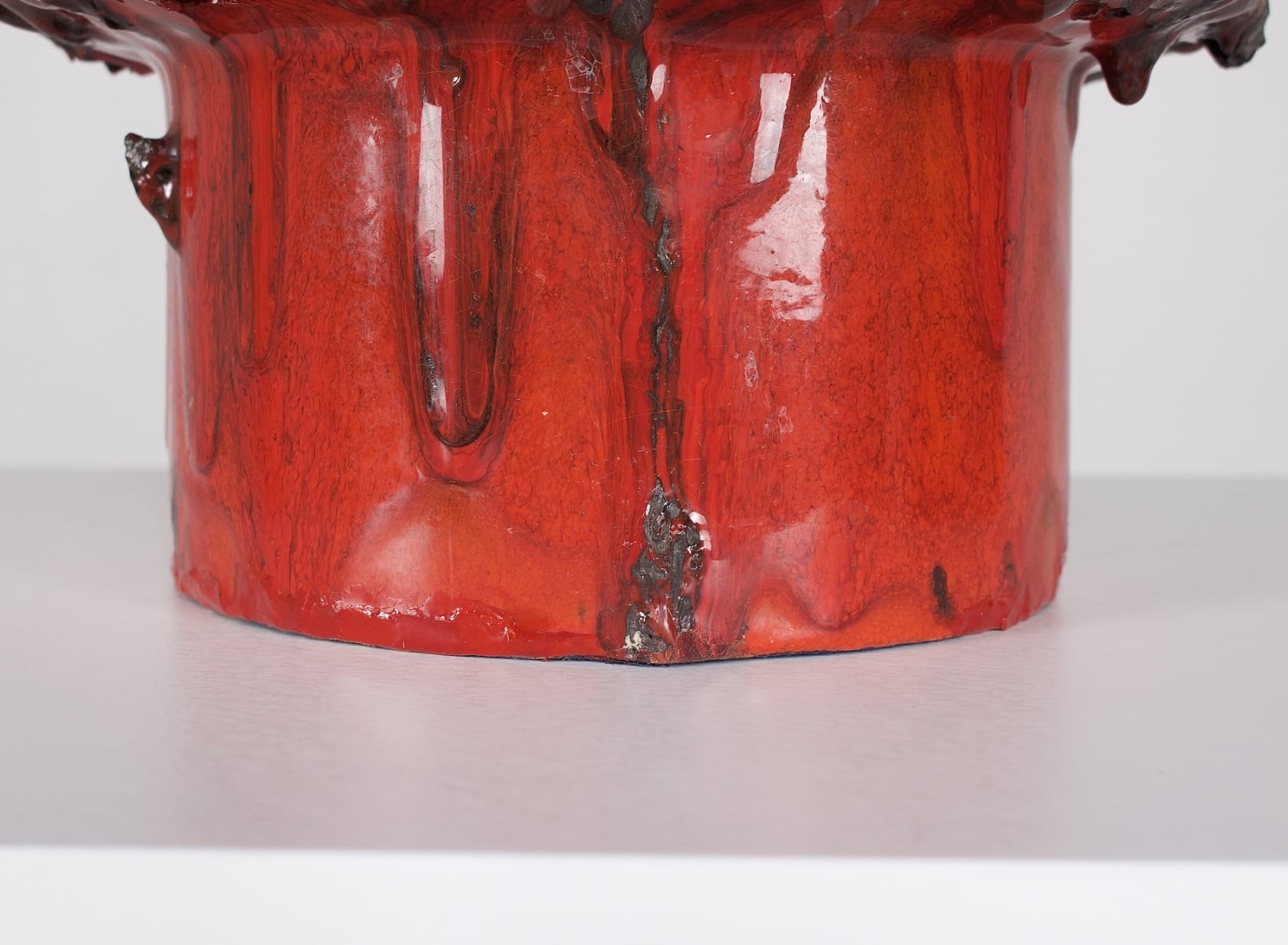 Base of the Otto Keramik vase with old glaze restorations