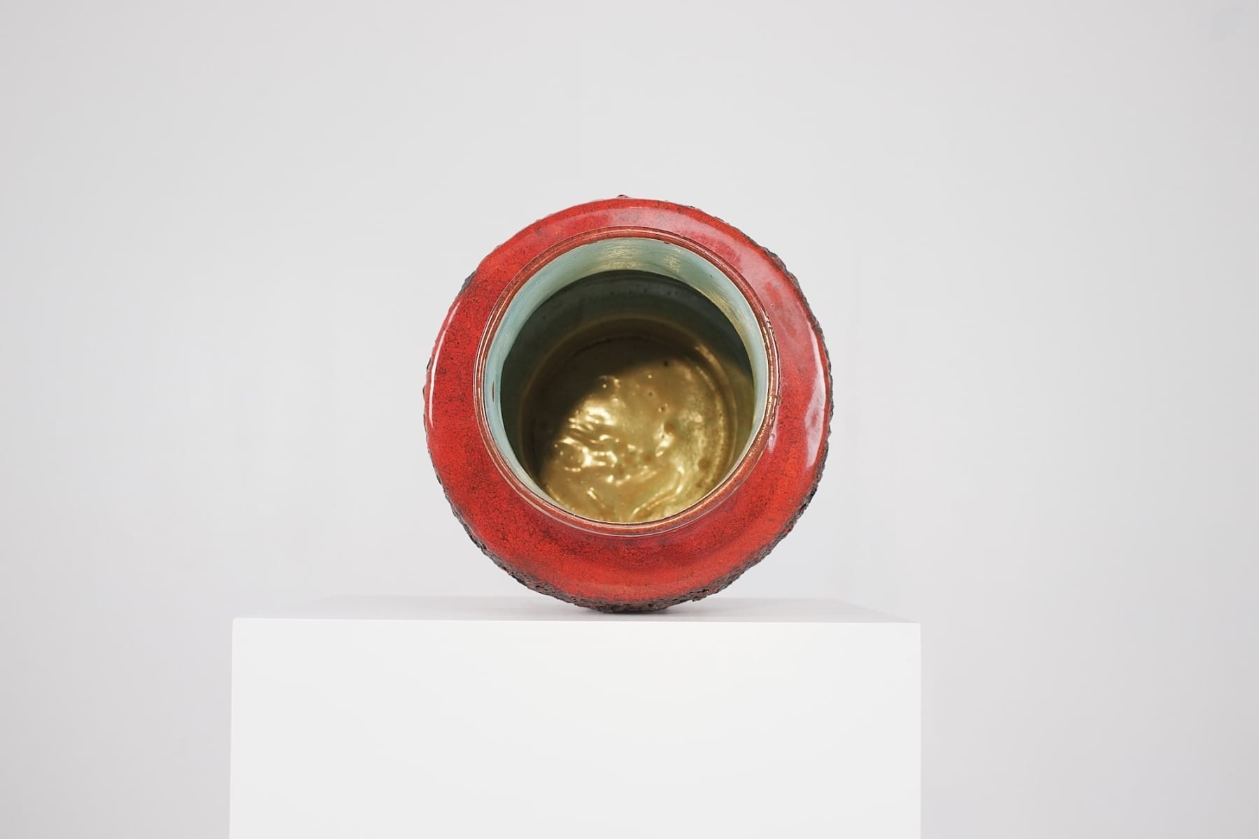 Top-down view of the vase neck